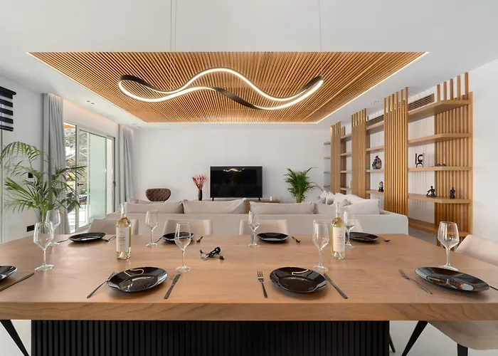 Elit Psarou プサロウ