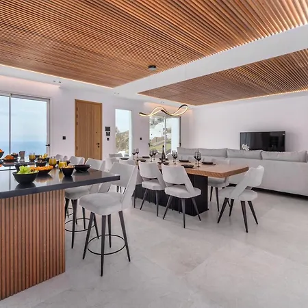 Elit Psarou プサロウ