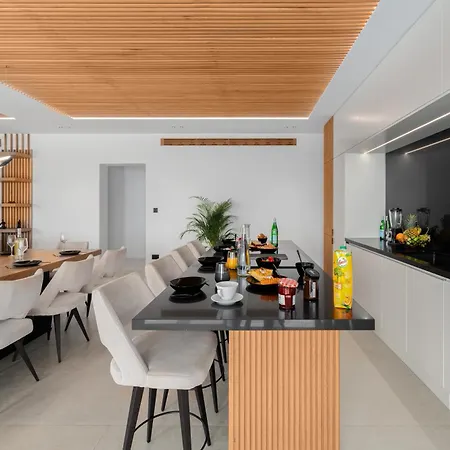 Elit Psarou * Psarrou