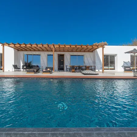 Elit Psarou Heated Pool Jacuzzi * Psarou (Mykonos)